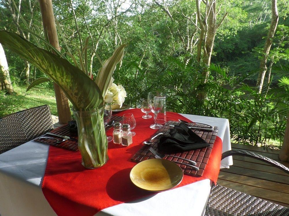 Mystic River Resort San Ignacio Exteriör bild