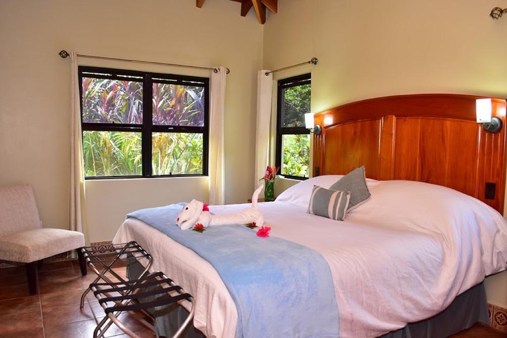 Mystic River Resort San Ignacio Exteriör bild