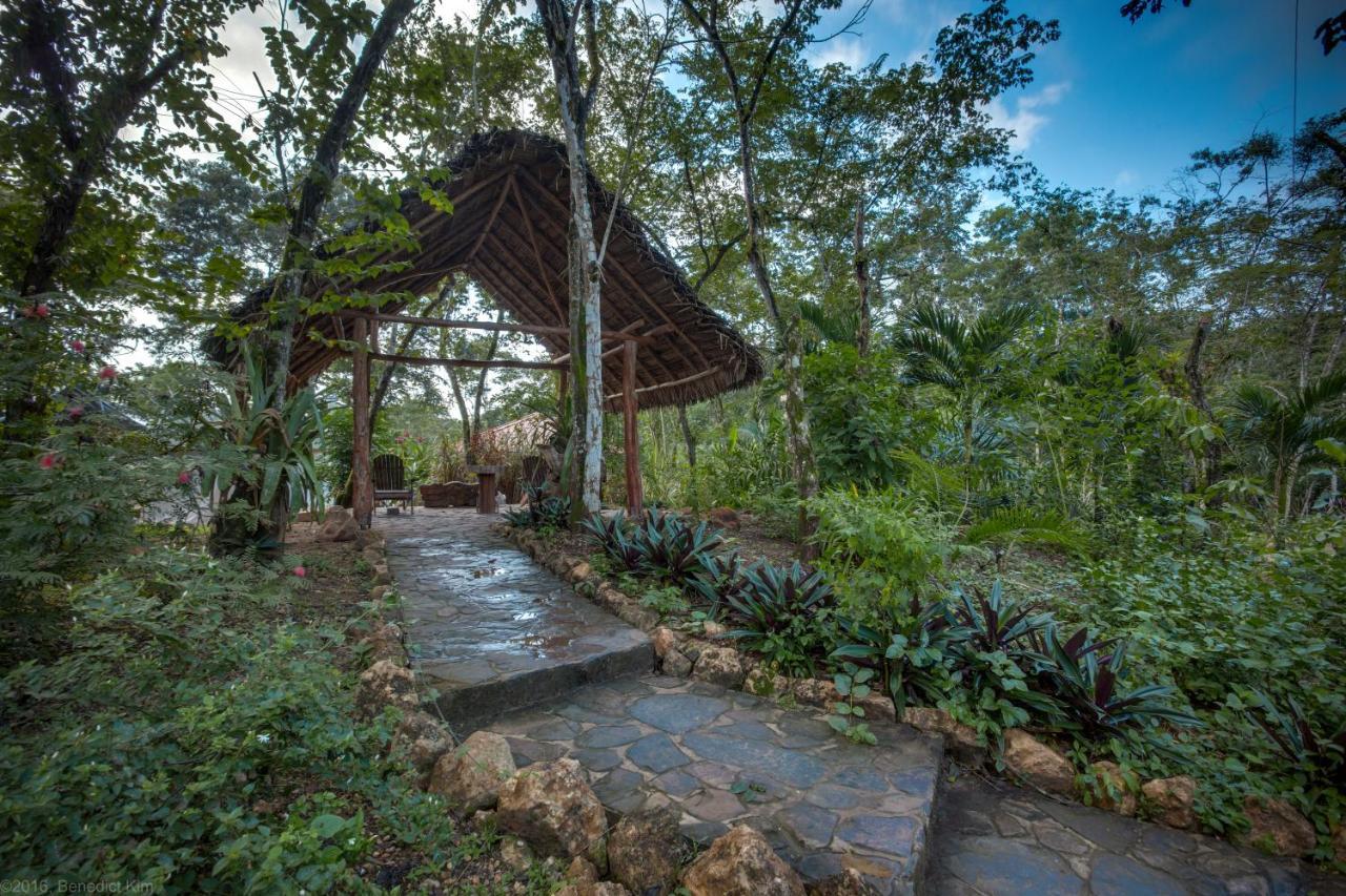 Mystic River Resort San Ignacio Exteriör bild